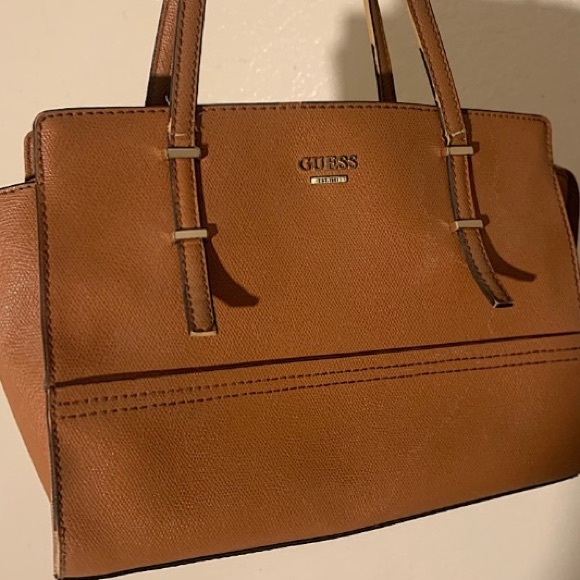 VINTAGE (Y2K) AUTHENTIC GUESS EST 1981 HANDBAG/SHOULDER BAG COGNAC/BROWN - Picture 3 of 13